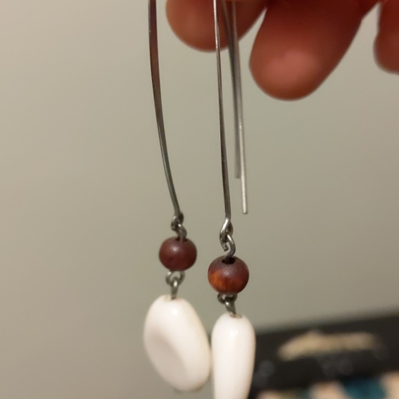 Forever 21 Earrings - Picture 2 of 3